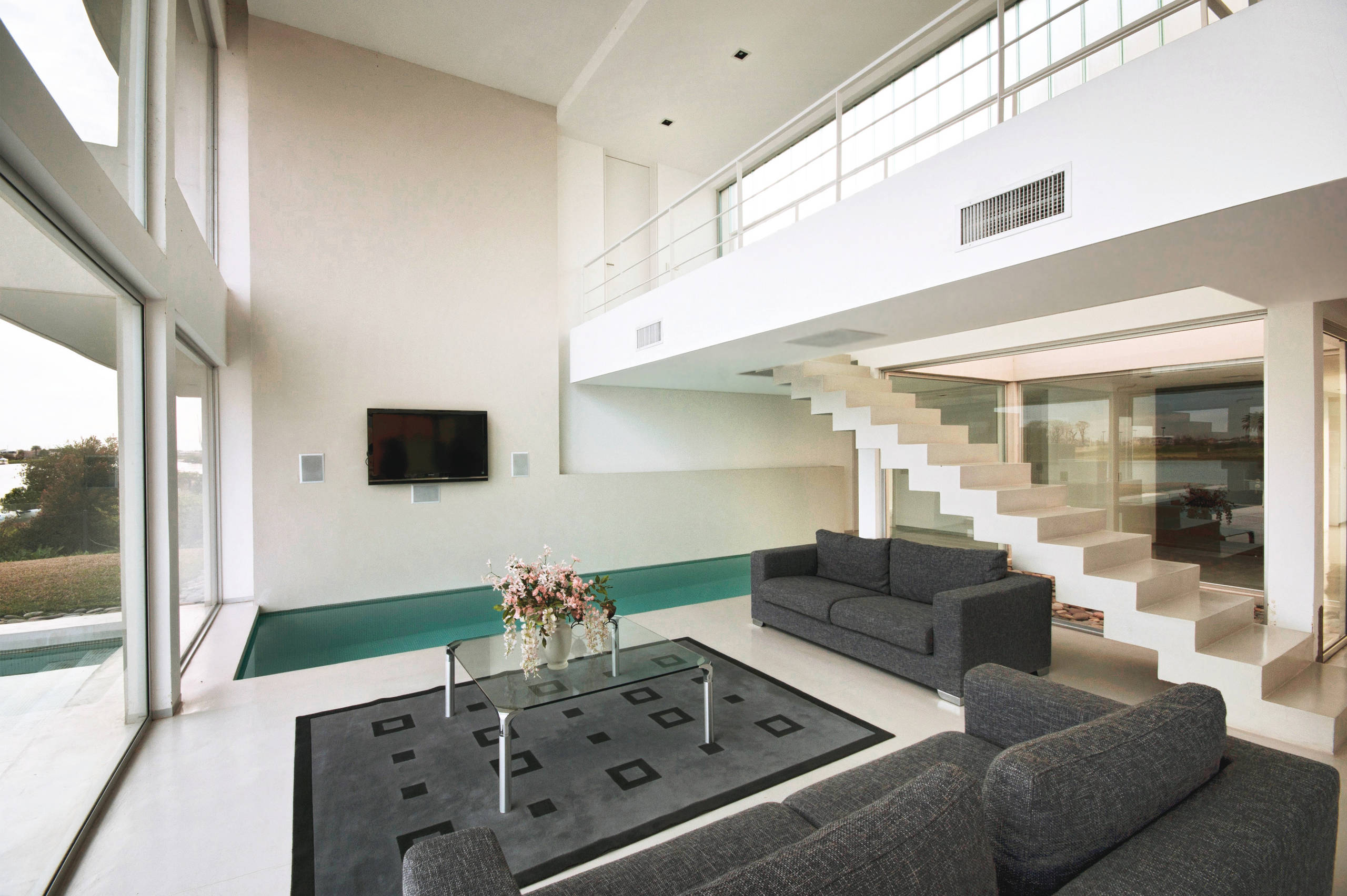 Grand Double Height Arrival Lobby