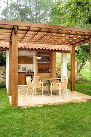OUTDOOR SEATING AREA