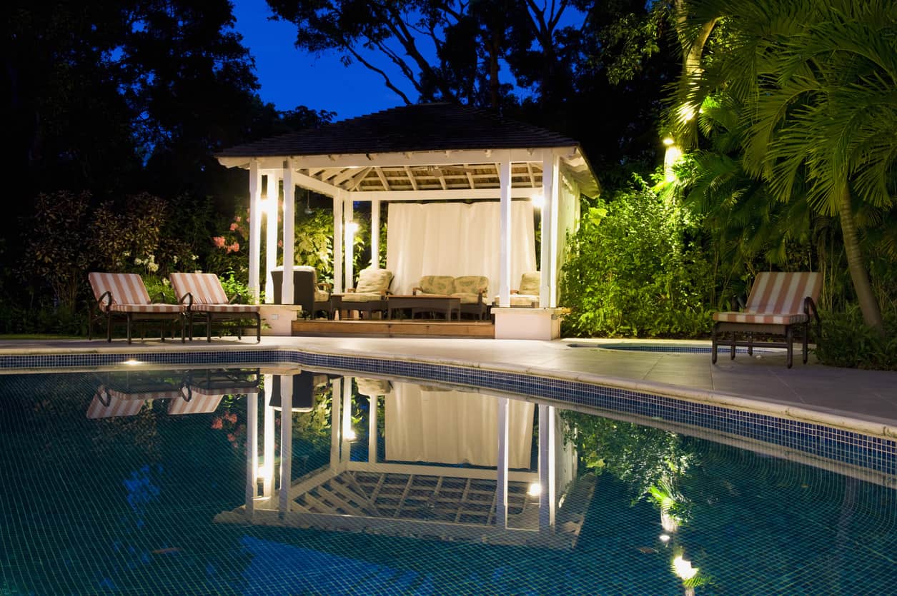 PERGOLA WITH CABANA